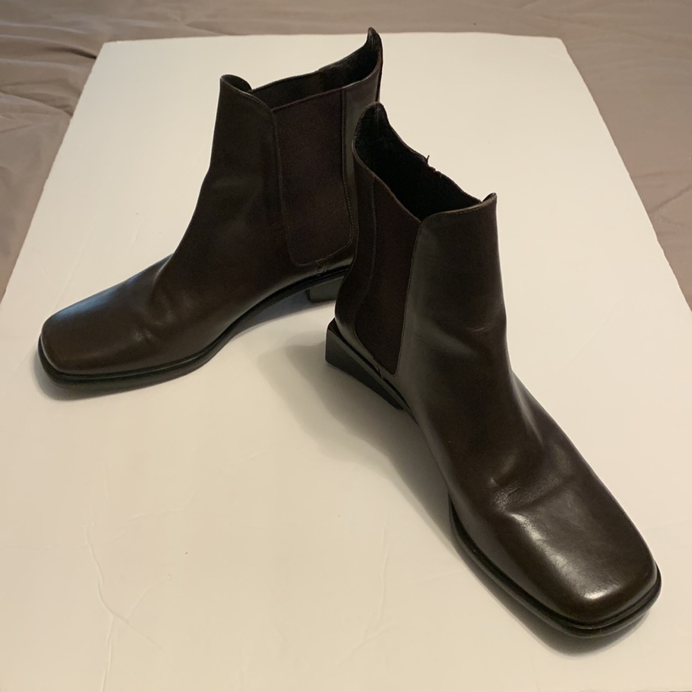 VGUC COLE HAAN Chelsea Boot Dark Brown Leather - 7.5 AA